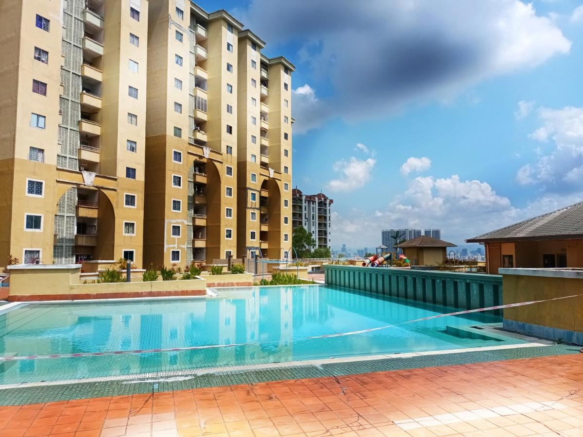 3 Bedrooms With Pool Hanan Residence Ketumbar Heights Condominium Cheras Zewnętrze zdjęcie